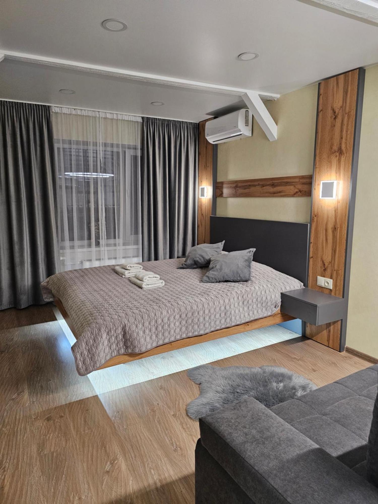 Апартаменти На Лесі Українки Центр 5Хв Старе Місто Парк Kamianets-Podilskyi Exterior photo